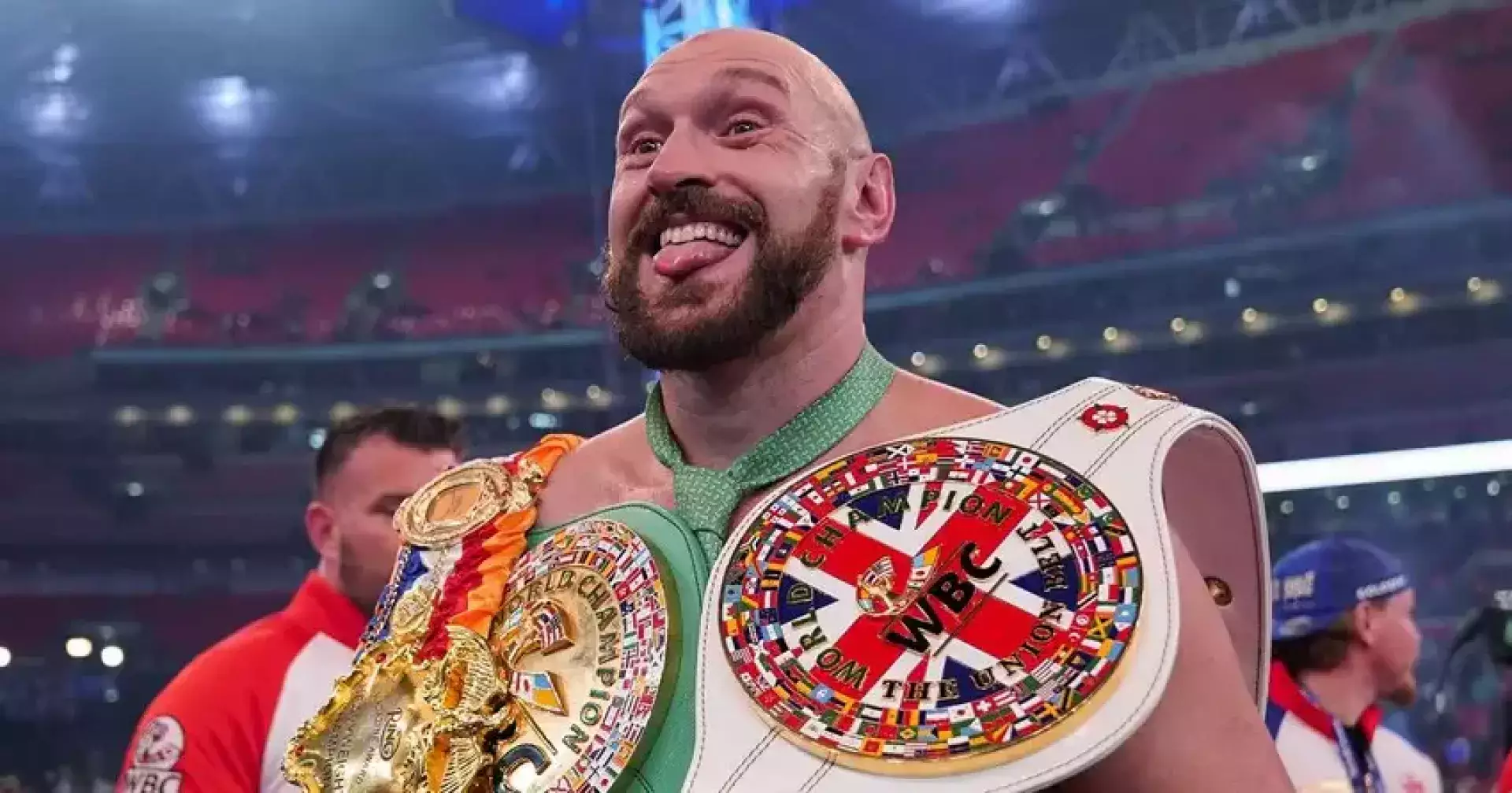 Тайсон Фьюри объявил о возвращении в профессиональный бокс