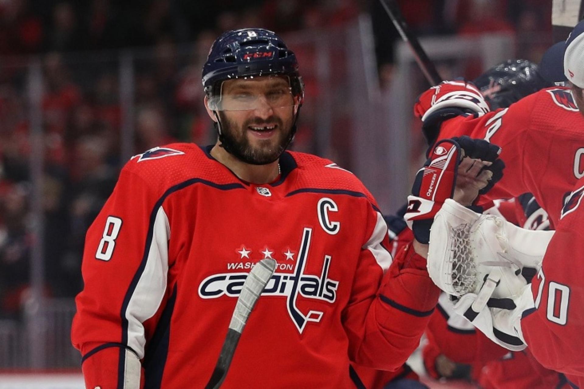 Овечкин обошёл Гретцки в НХЛ и официально превзошёл легенду из США