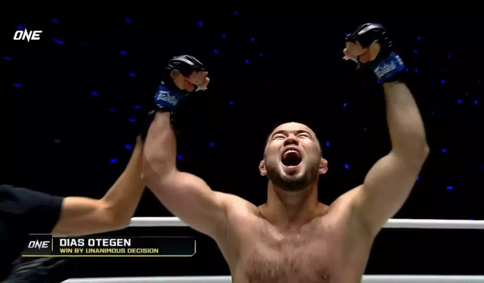 Казахстанский боец ММА разнес непобежденного россиянина на турнире в Бангкоке