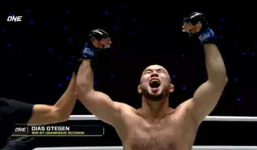 Казахстанский боец ММА разнес непобежденного россиянина на турнире в Бангкоке