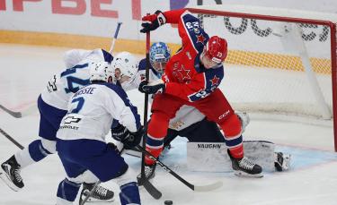 Одна шайба в концовке решила исход матча Барыс - ЦСКА