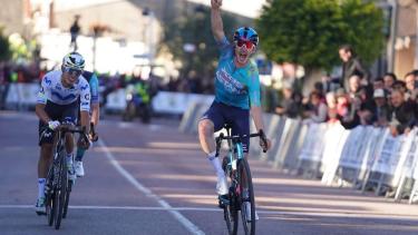 Гонщик «Астаны» выиграл стартовый заезд сезона в Испании