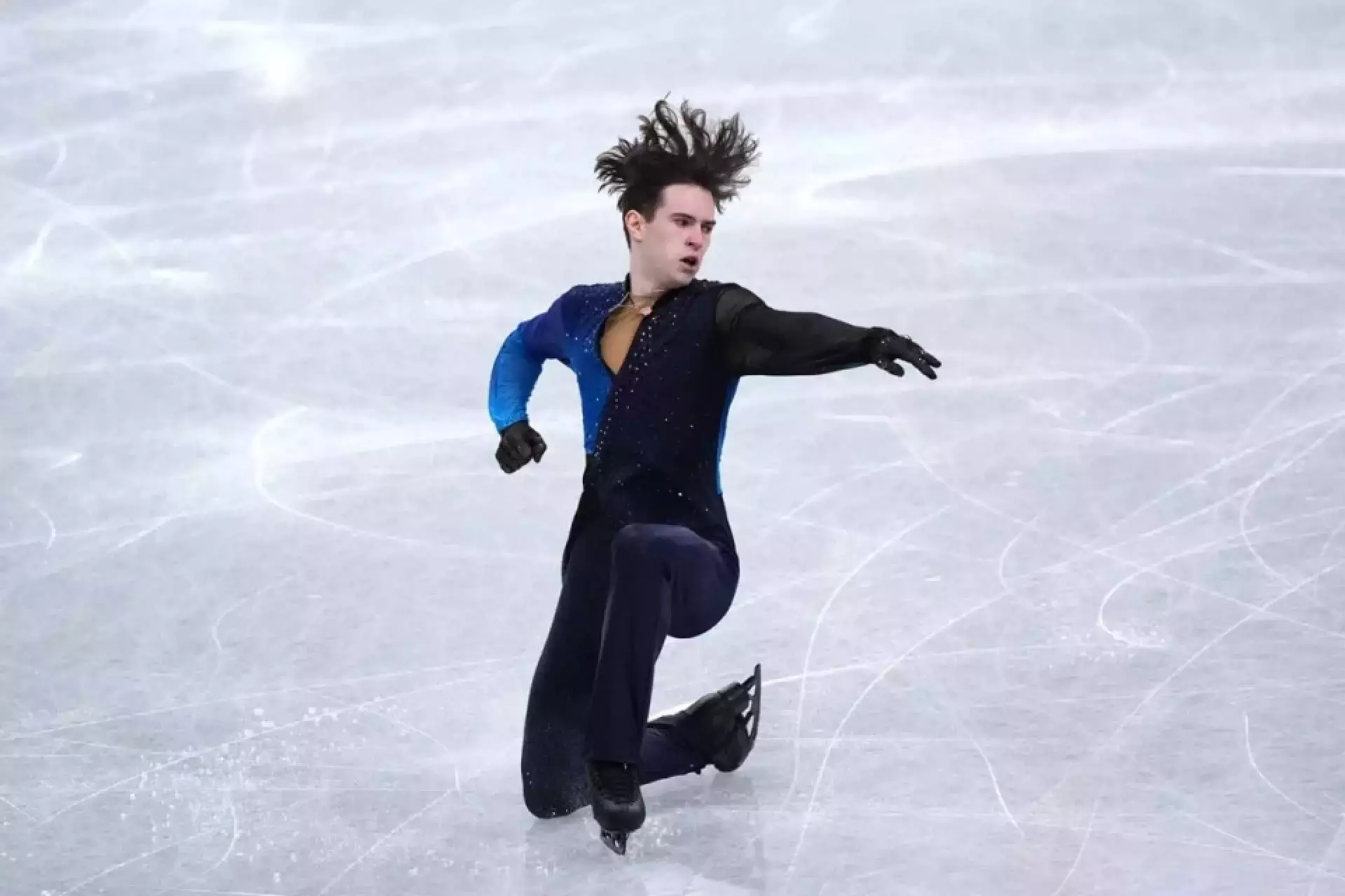 Шайдаров завершил короткую программу в числе лидеров в Пекине