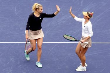 Казахстанка уничтожила фаворитов Australian Open  в 1\4 финала парного разряда