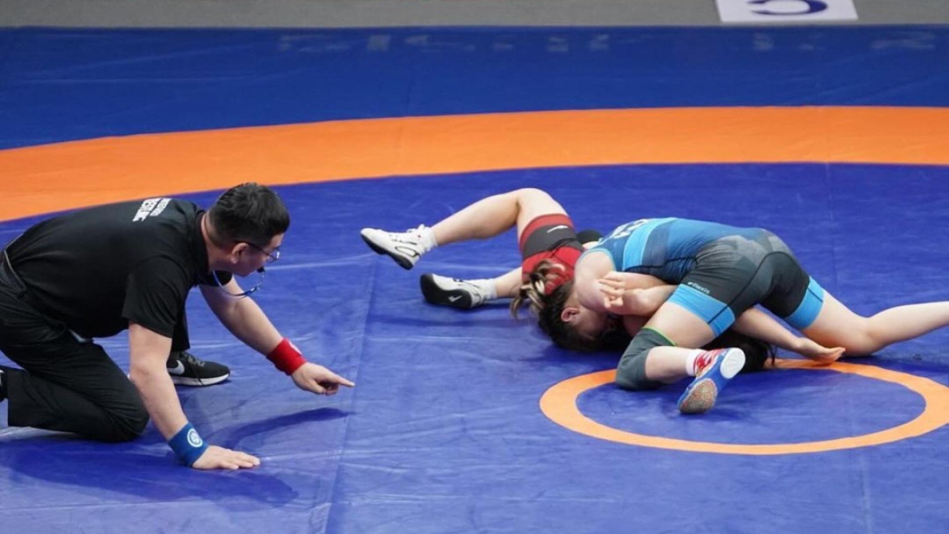 Казахстан завоевал первые медали на международном турнире по борьбе