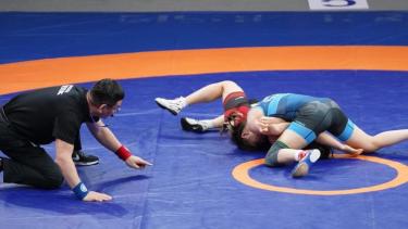 Казахстан завоевал первые медали на международном турнире по борьбе