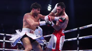 Непобеждённый чемпион мира по боксу потерпел первое поражение и остался без пояса IBF