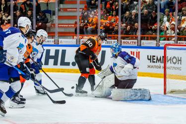 «Барыс» потерпел шестое поражение подряд в КХЛ