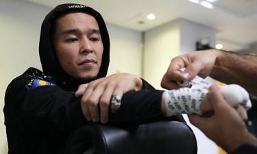 Асу Алмабаев сломал руку и снялся с главного боя UFC в Мексике