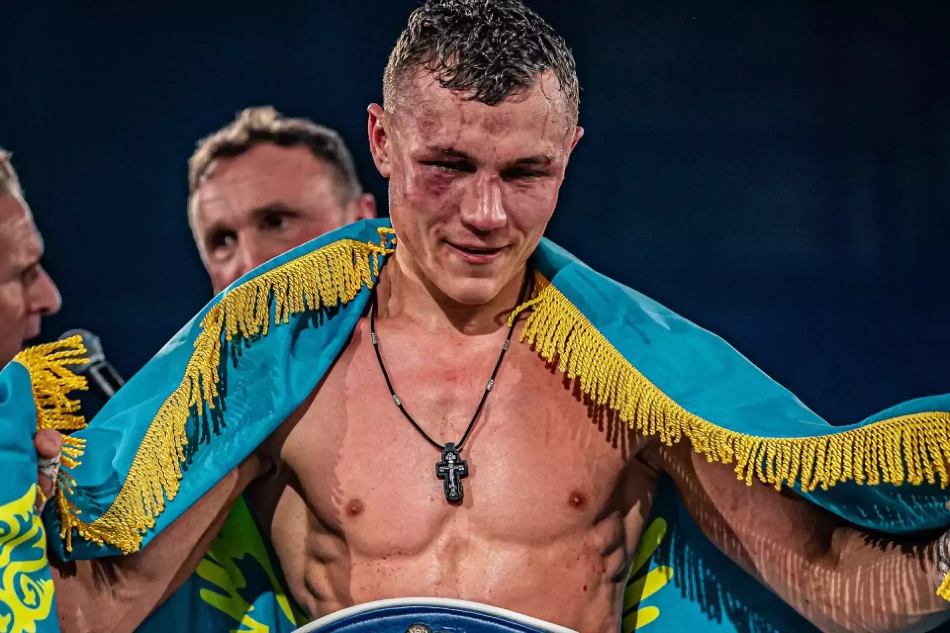 Казахстанский боксёр стал чемпионо мира победив нокаутом