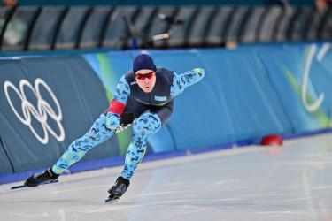 Лидер сборной Казахстана по конькобежному спорту стал девятым на Олимпиаде-2026
