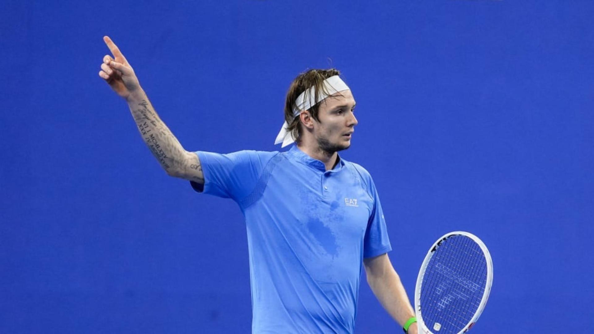 Бублик вылетел в полуфинале ATP 500 в Роттердаме