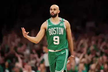 Чемпион НБА отказался уступать номер одноклубнику за пять миллионов долларов