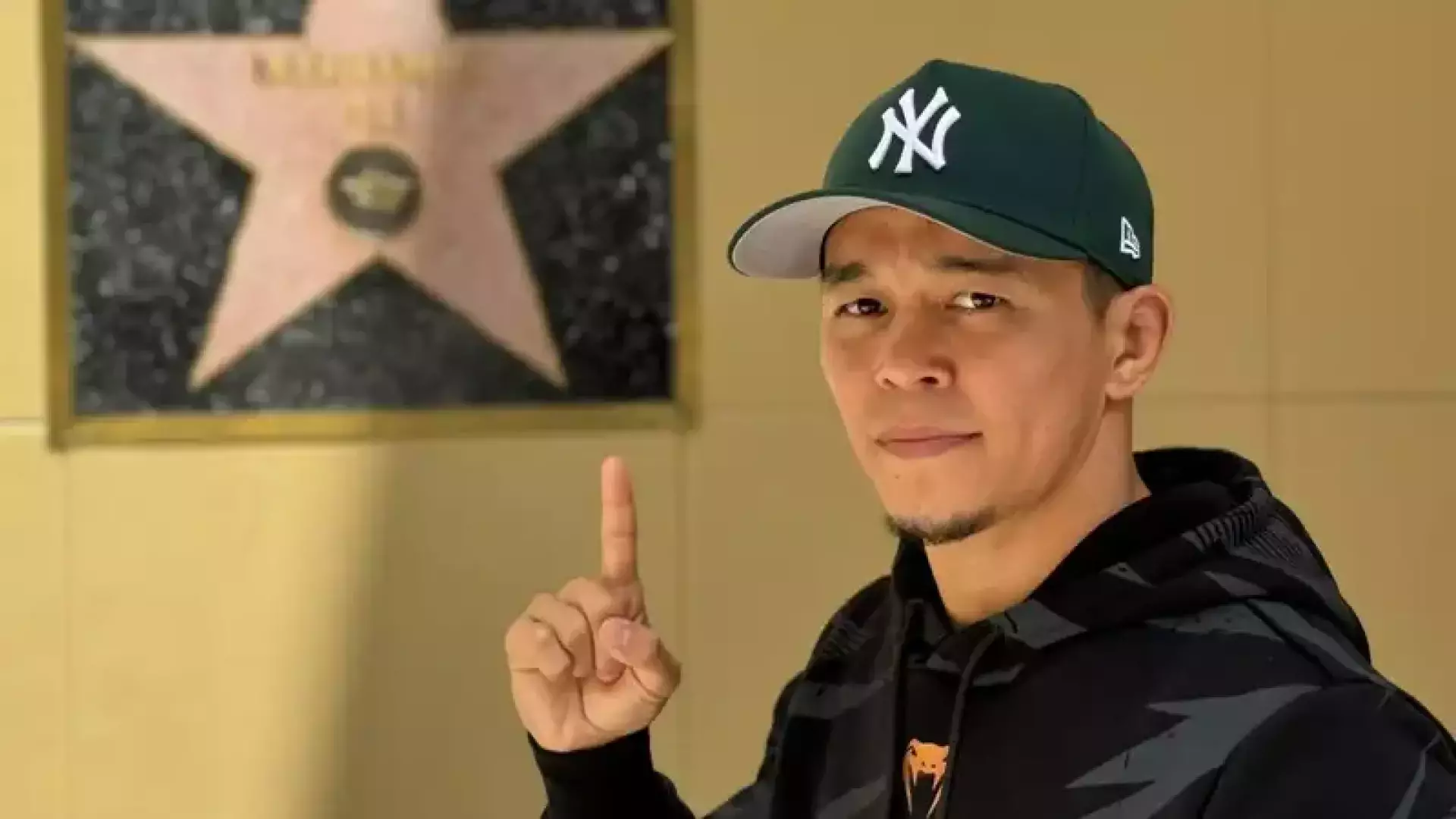 Асу Алмабаеву назвали условие для титульного боя в UFC