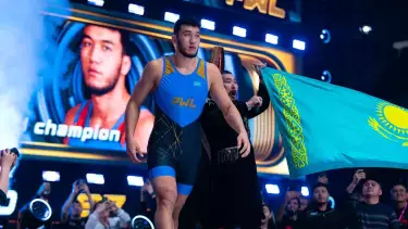 Казахстанец уступил легендарному Садулаеву и поборется за бронзу в Албании