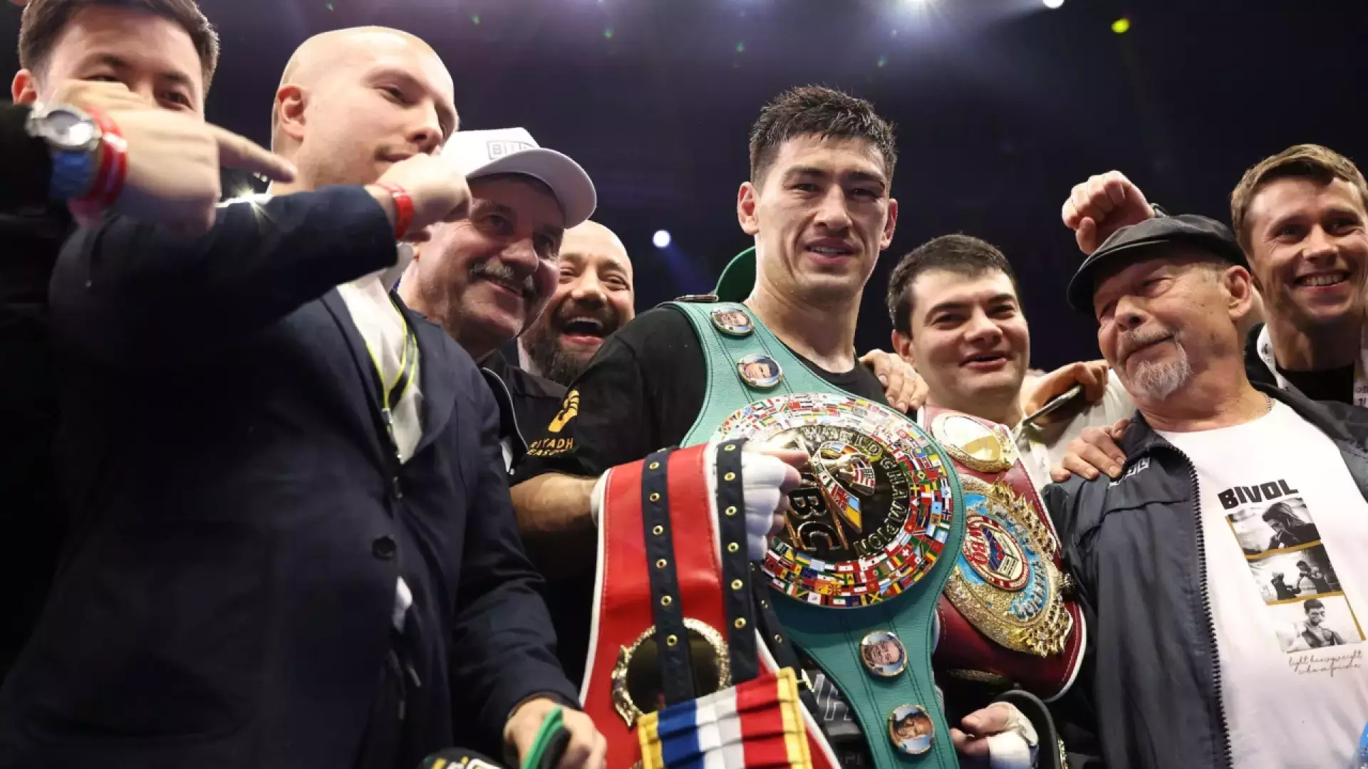 Бивол заявил, что Нуралы Алип сможет стать звездой в боксе