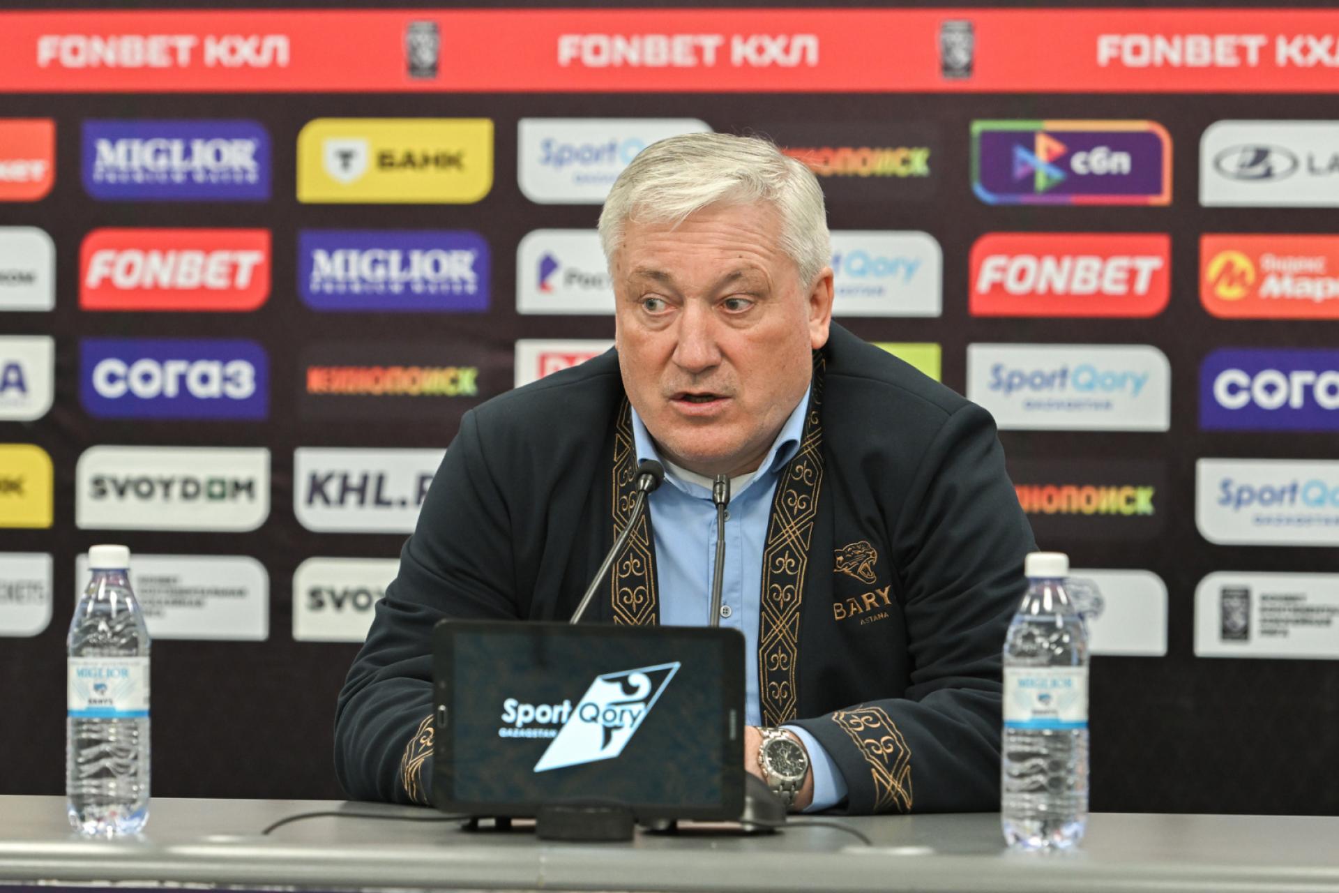 Тренер «Барыса» жестко раскритиковал игроков после разгромных поражений