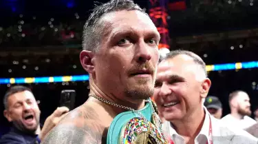 Усик проведет бой с чемпионом UFC по правилам ММА