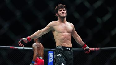 Евлоев победил Мерфи и остался непобежденным в UFC