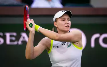 Рыбакина разгромила соперницу и вышла в четвертьфинал турнира WTA 1000