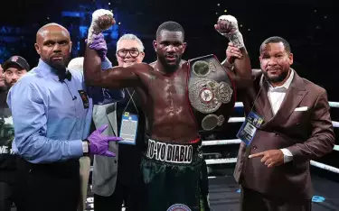 Непобежденный чемпион мира вызвал Алимханулы на бой