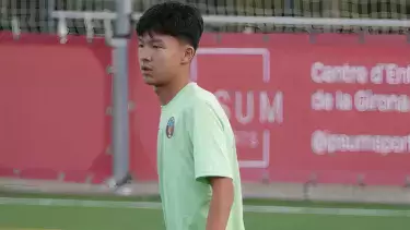 Казахстанец подписал контракт с «Барселоной»