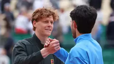 Синнер обыграл Алькараса и стал первой ракеткой мира