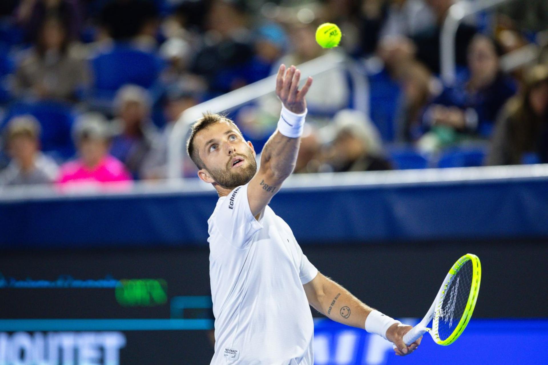 Французский теннисист снял шорты во время матча ATP-500