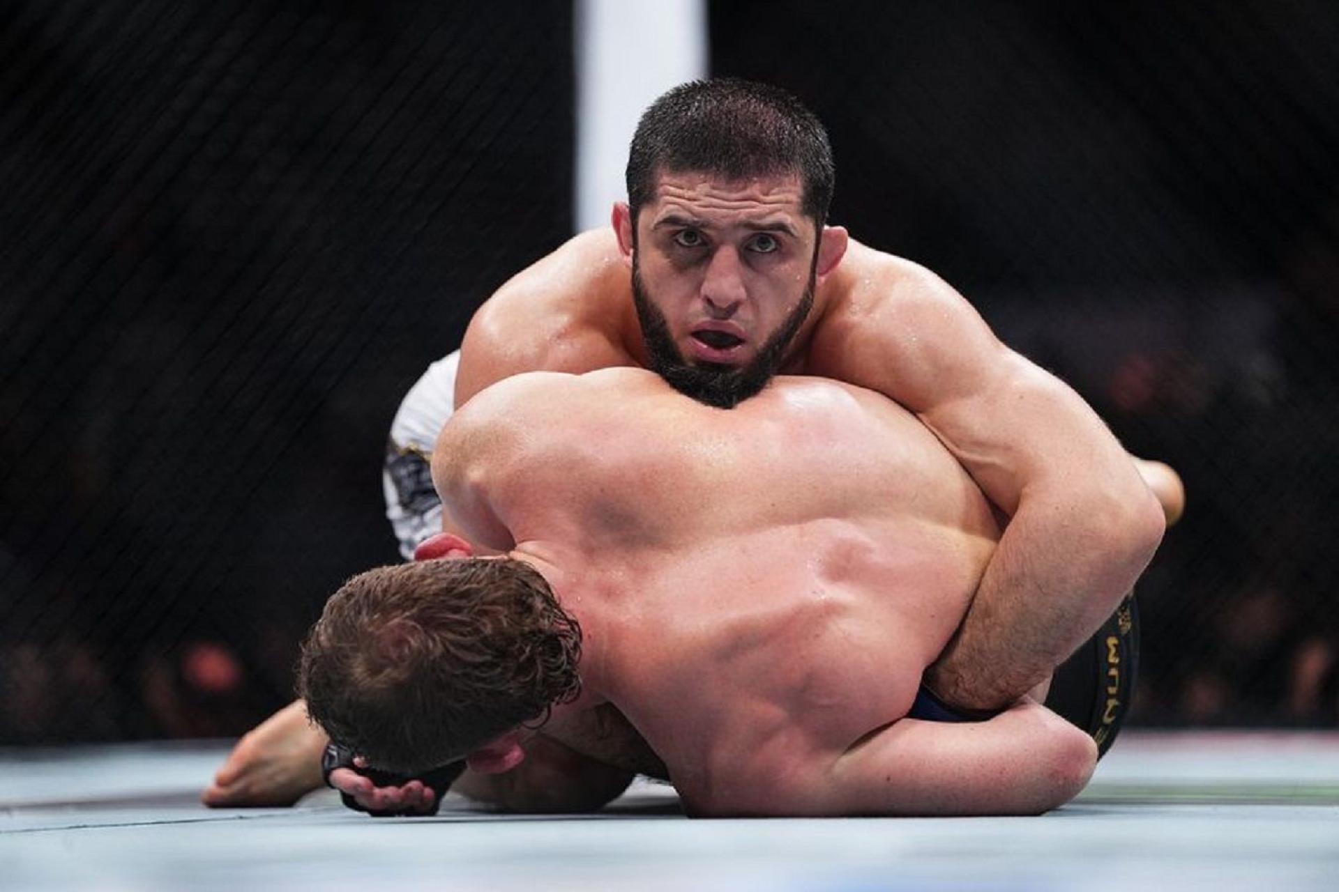 Махачев получил неожиданного претендента на титул UFC