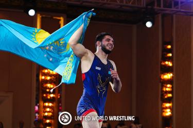 Казахстан выиграл золото и три серебра на чемпионате Азии по борьбе