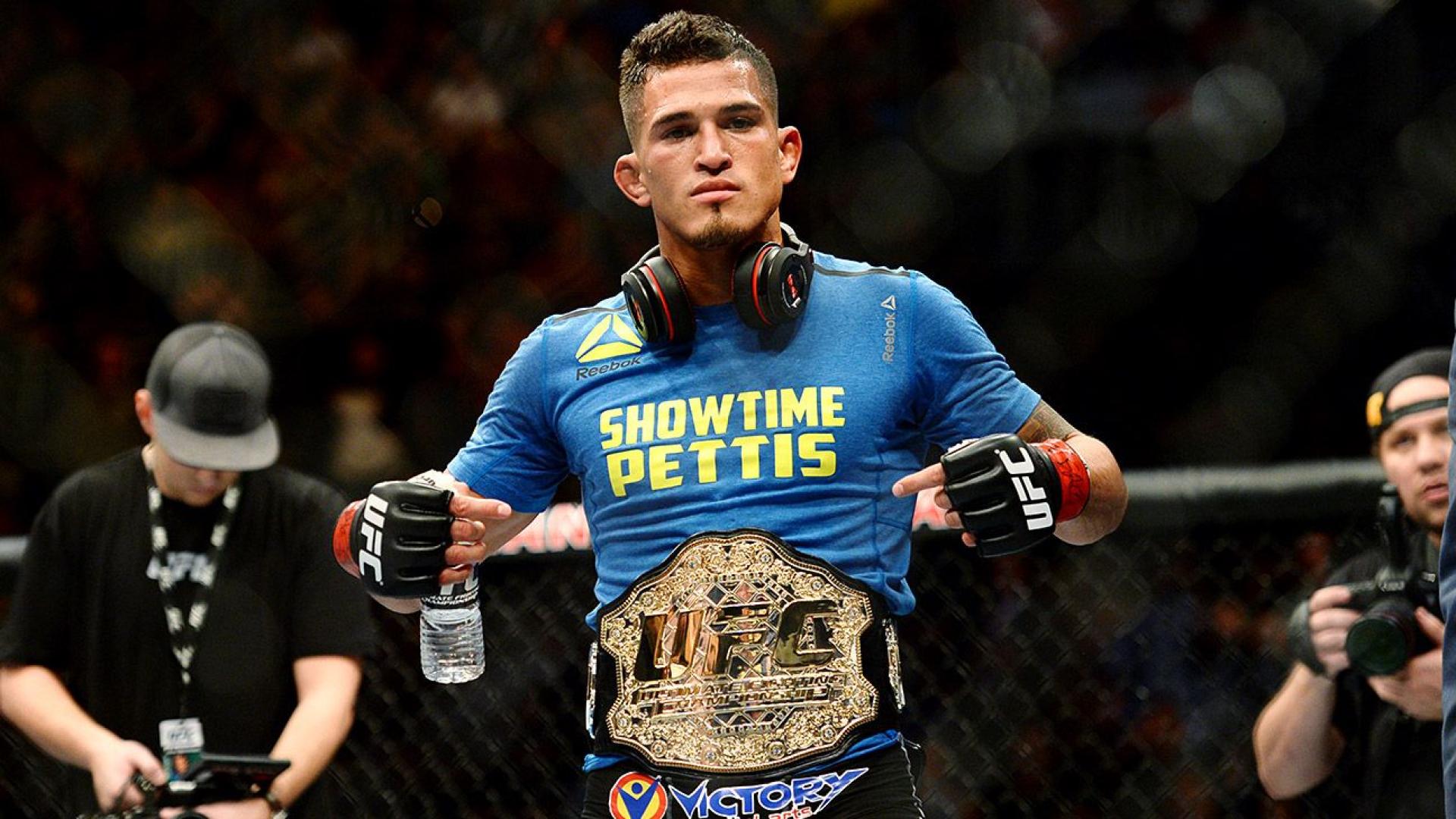 Экс-чемпион UFC Энтони Петтис попал в скандал в Казахстане