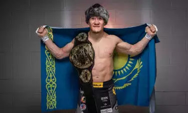 Бой Жумагулова за второй пояс Oktagon закончился скандальной остановкой