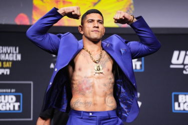Кормье раскрыл заработок Перейры на турнире UFC у Белого дома