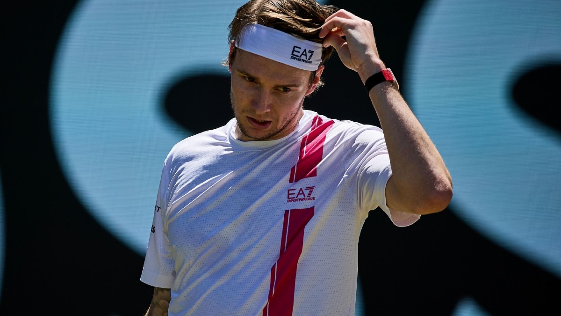 Бублик сенсационно уступил аутсайдеру и покинул турнир ATP 500 в Галле