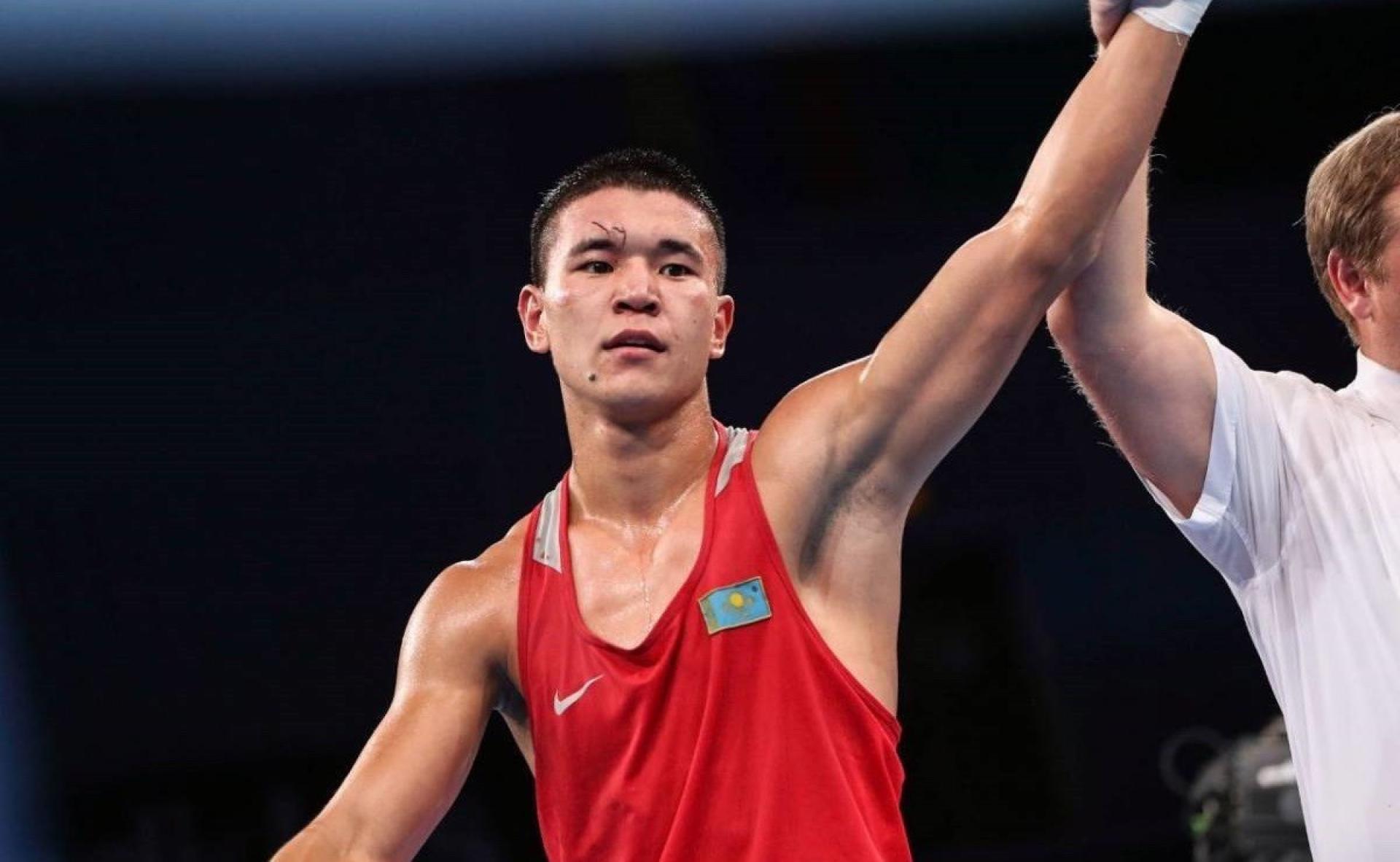 Чемпион мира по боксу начал турнир World Boxing с победы над бразильцем
