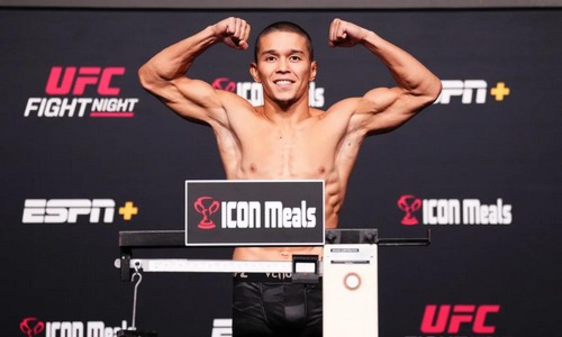 Асу Алмабаев сделал вес перед важным боем UFC в Баку
