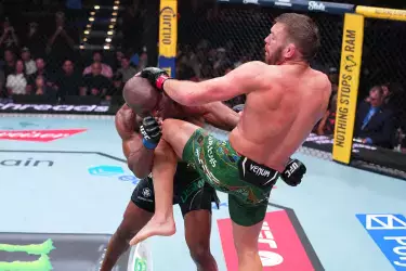 Дю Плесси уверенно разобрался с бывшим чемпионом UFC