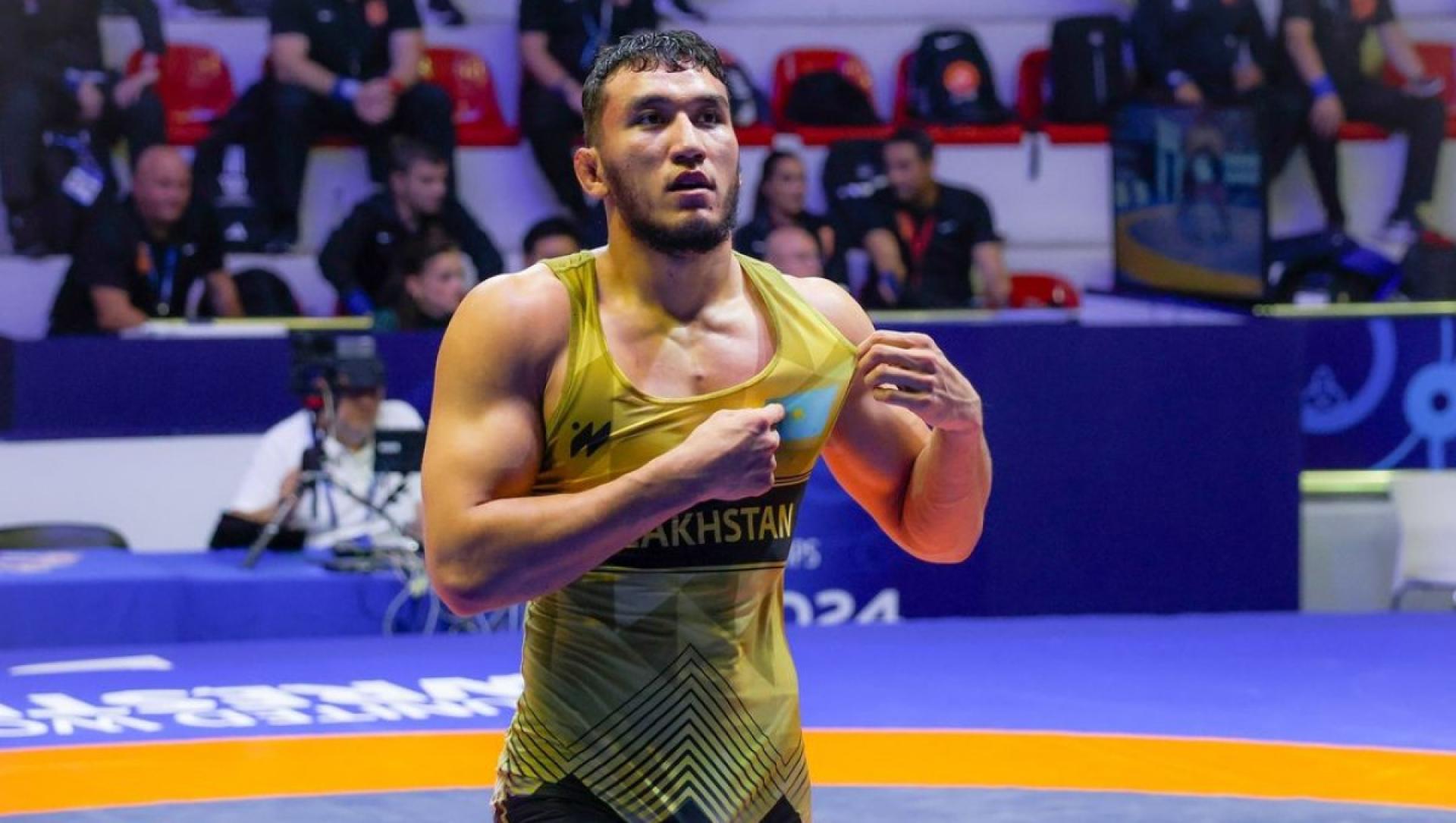 Айтмухан намекнул на переход в UFC после встречи с Рахмоновым